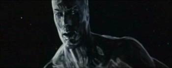 скриншот кадр из кино Фантастическая четверка 2: Вторжение Серебряного Серфера